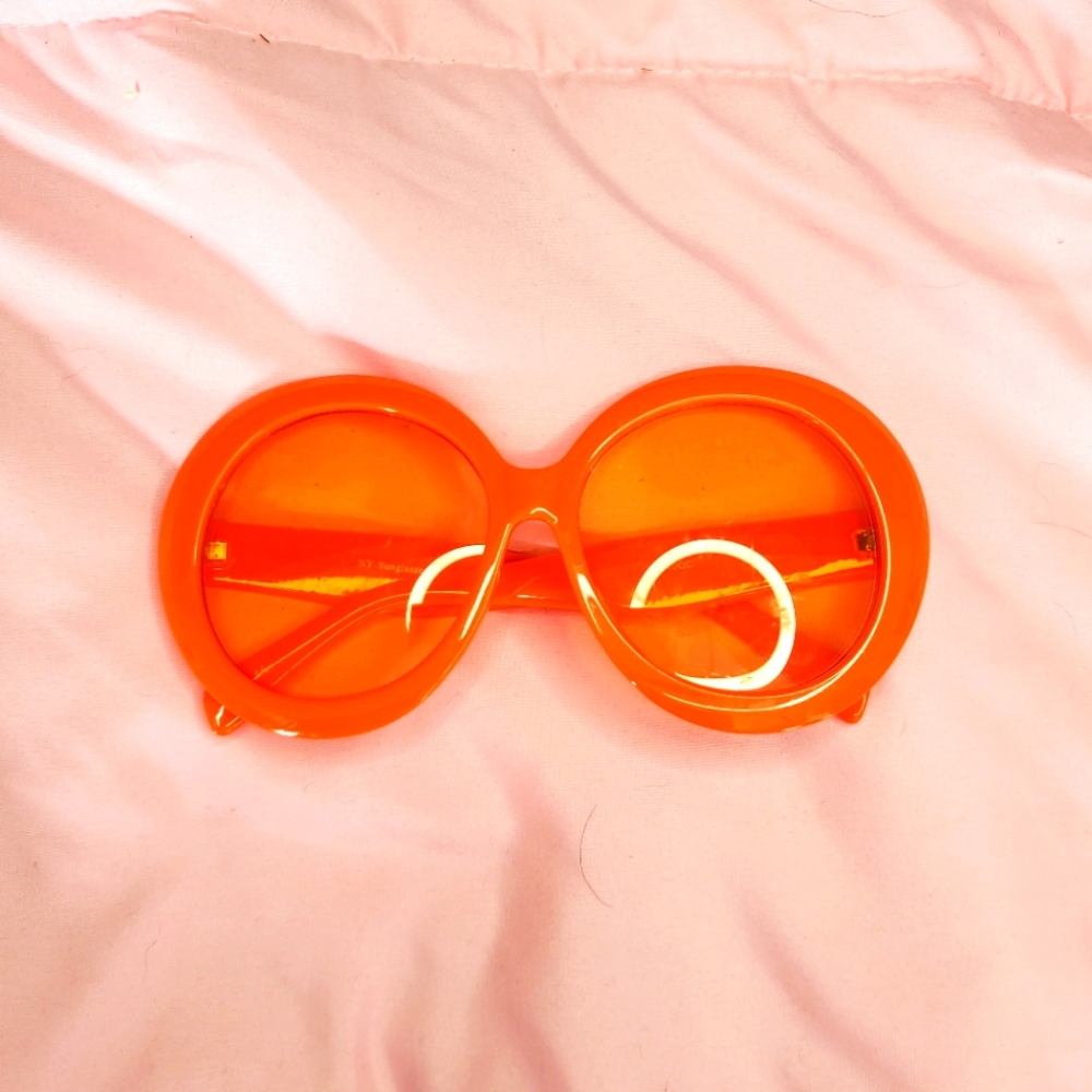 Orange🍊 round Oversized shades 🍊